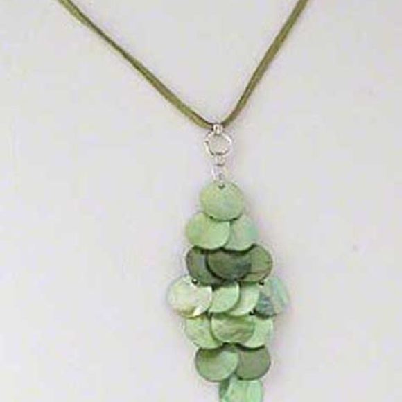 SHELL CIRCLES WITH FAUX SUEDE NECKLACE, 18 INCHES WITH 2 INCH EXTENSION, GREENS, - Picture 4 of 4